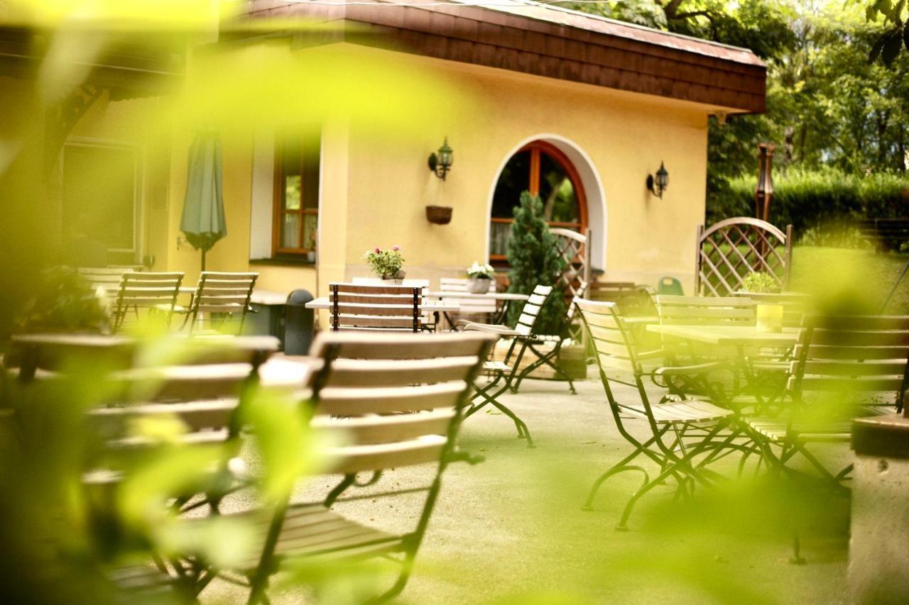Gasthof Badl - Bed & Breakfast ฮัลล์อินทีโรล ภายนอก รูปภาพ