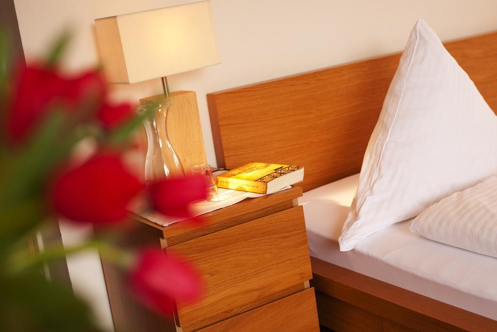 Gasthof Badl - Bed & Breakfast ฮัลล์อินทีโรล ภายนอก รูปภาพ
