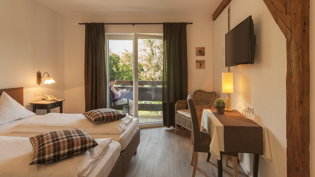 Gasthof Badl - Bed & Breakfast ฮัลล์อินทีโรล ภายนอก รูปภาพ